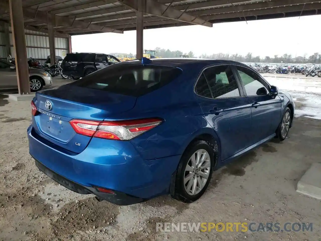 4 Photograph of a damaged car 4T1L11AK2LU393332 TOYOTA CAMRY 2020