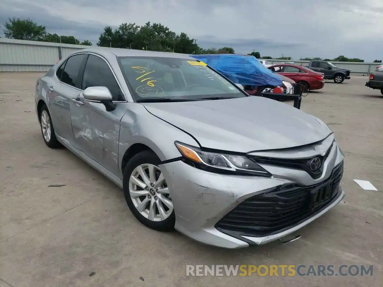 1 Photograph of a damaged car 4T1L11AK2LU504008 TOYOTA CAMRY 2020