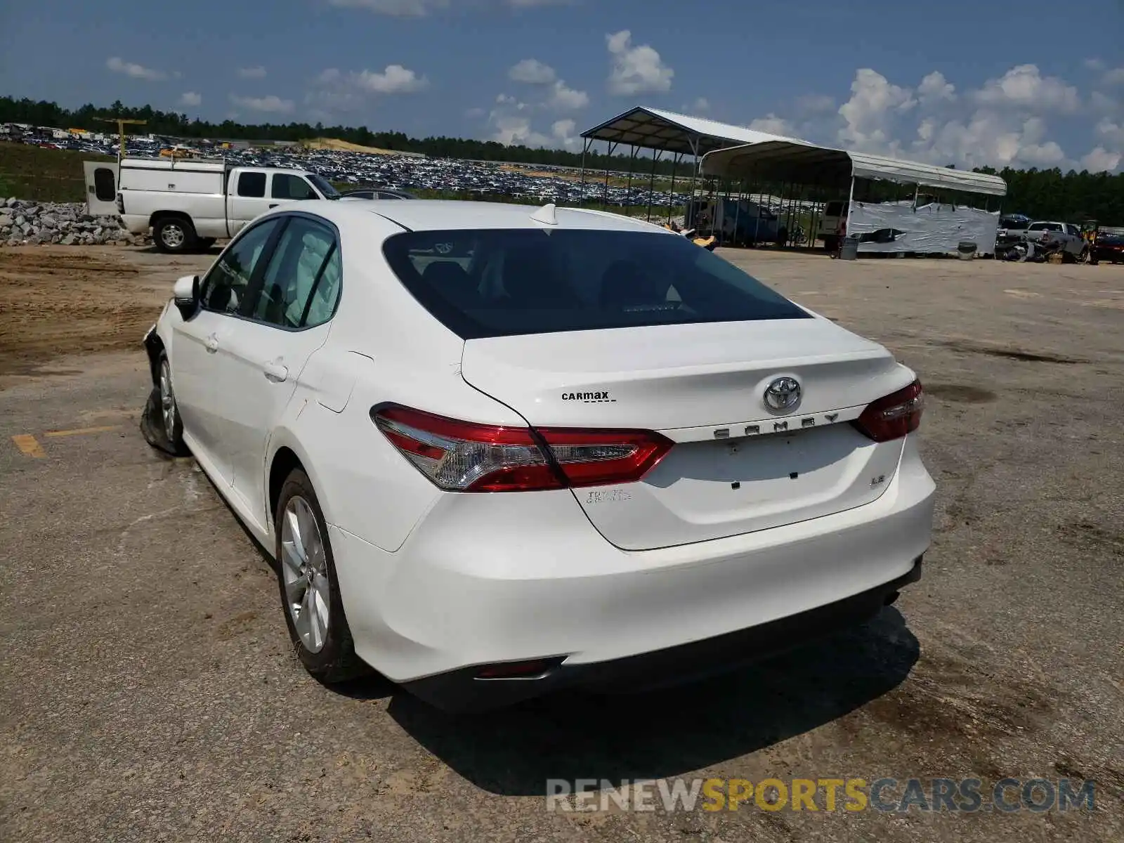 3 Photograph of a damaged car 4T1L11AK2LU880742 TOYOTA CAMRY 2020