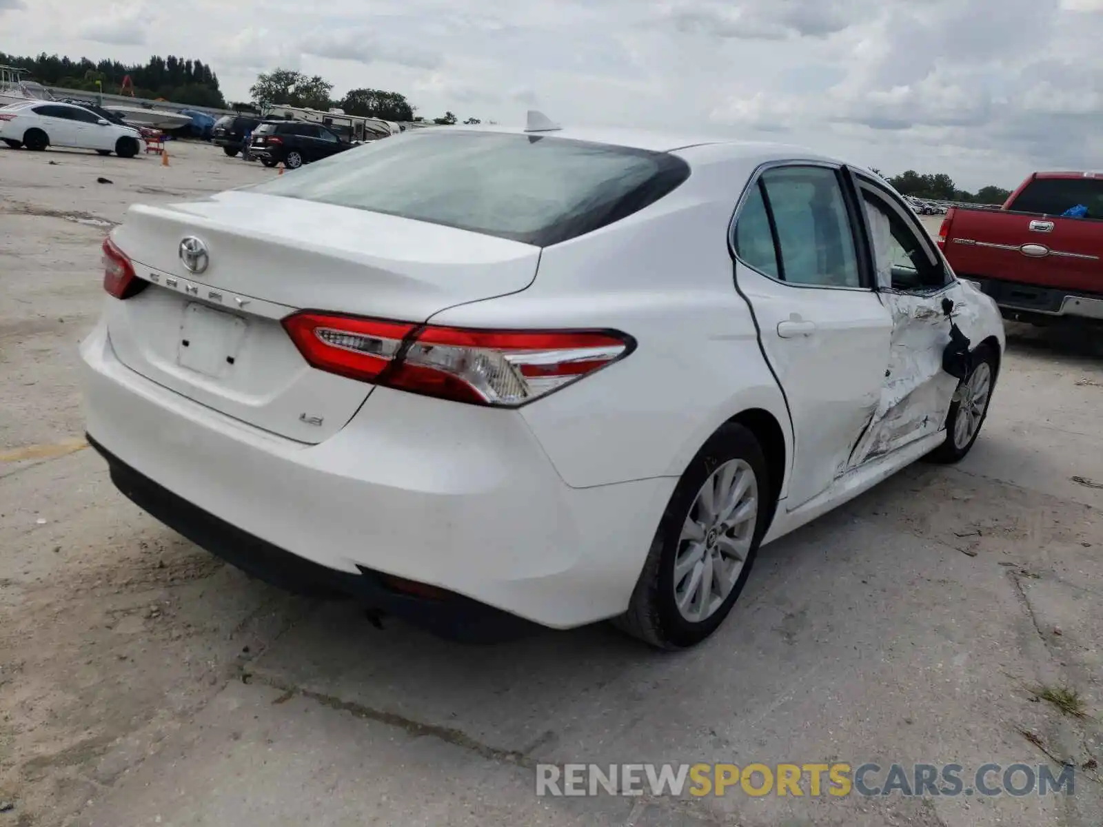 4 Photograph of a damaged car 4T1L11AK2LU907325 TOYOTA CAMRY 2020