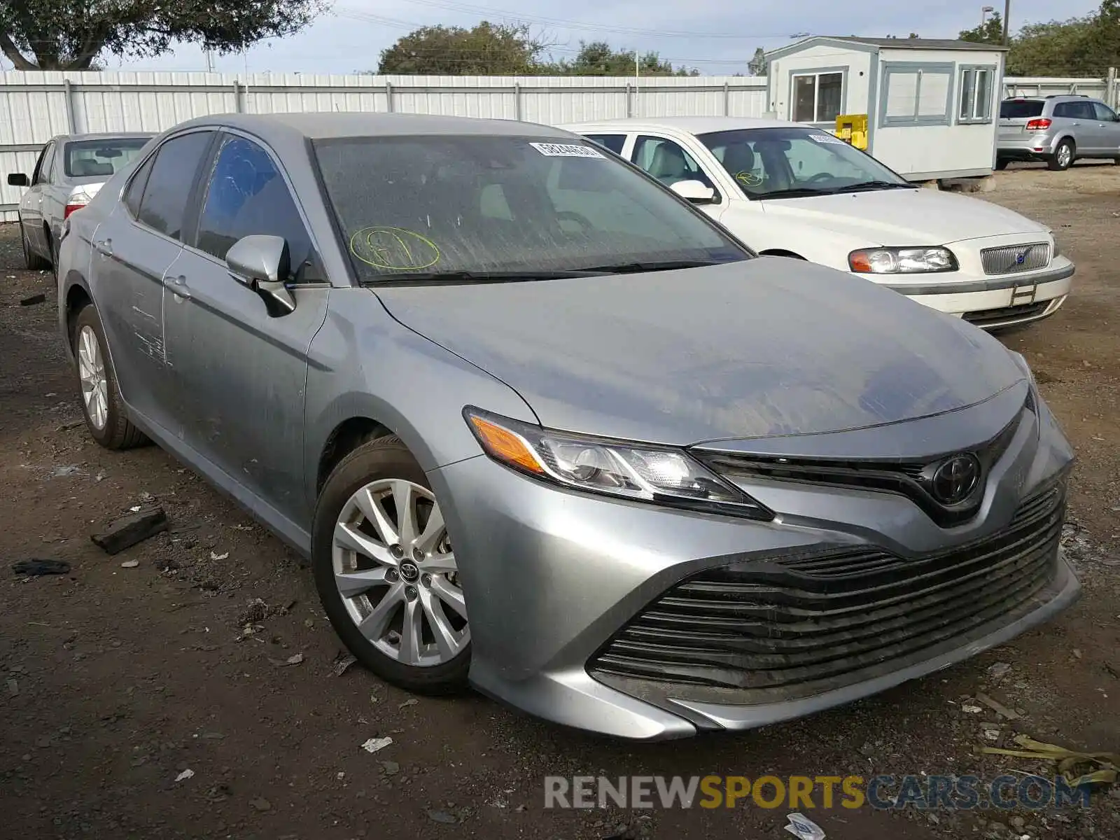 1 Photograph of a damaged car 4T1L11AK2LU935478 TOYOTA CAMRY 2020