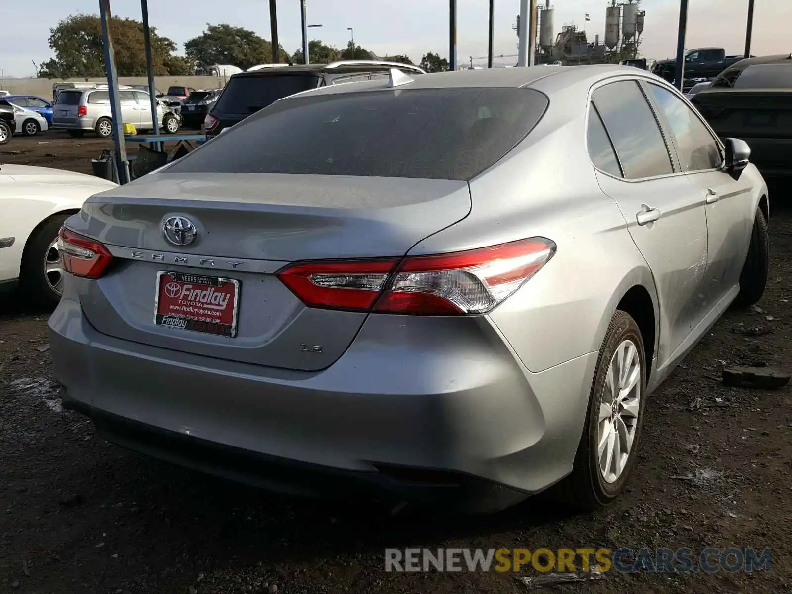 4 Photograph of a damaged car 4T1L11AK2LU935478 TOYOTA CAMRY 2020