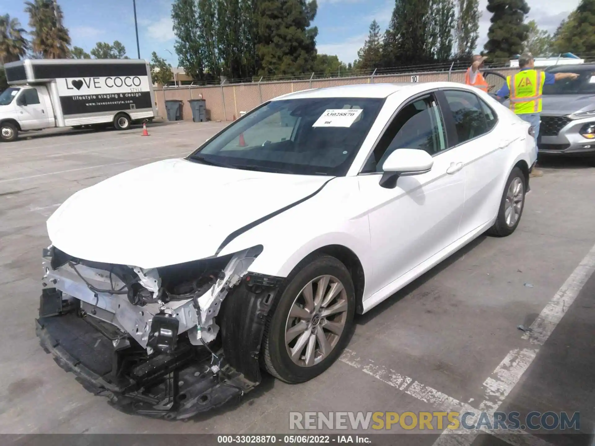 2 Photograph of a damaged car 4T1L11AK2LU992733 TOYOTA CAMRY 2020