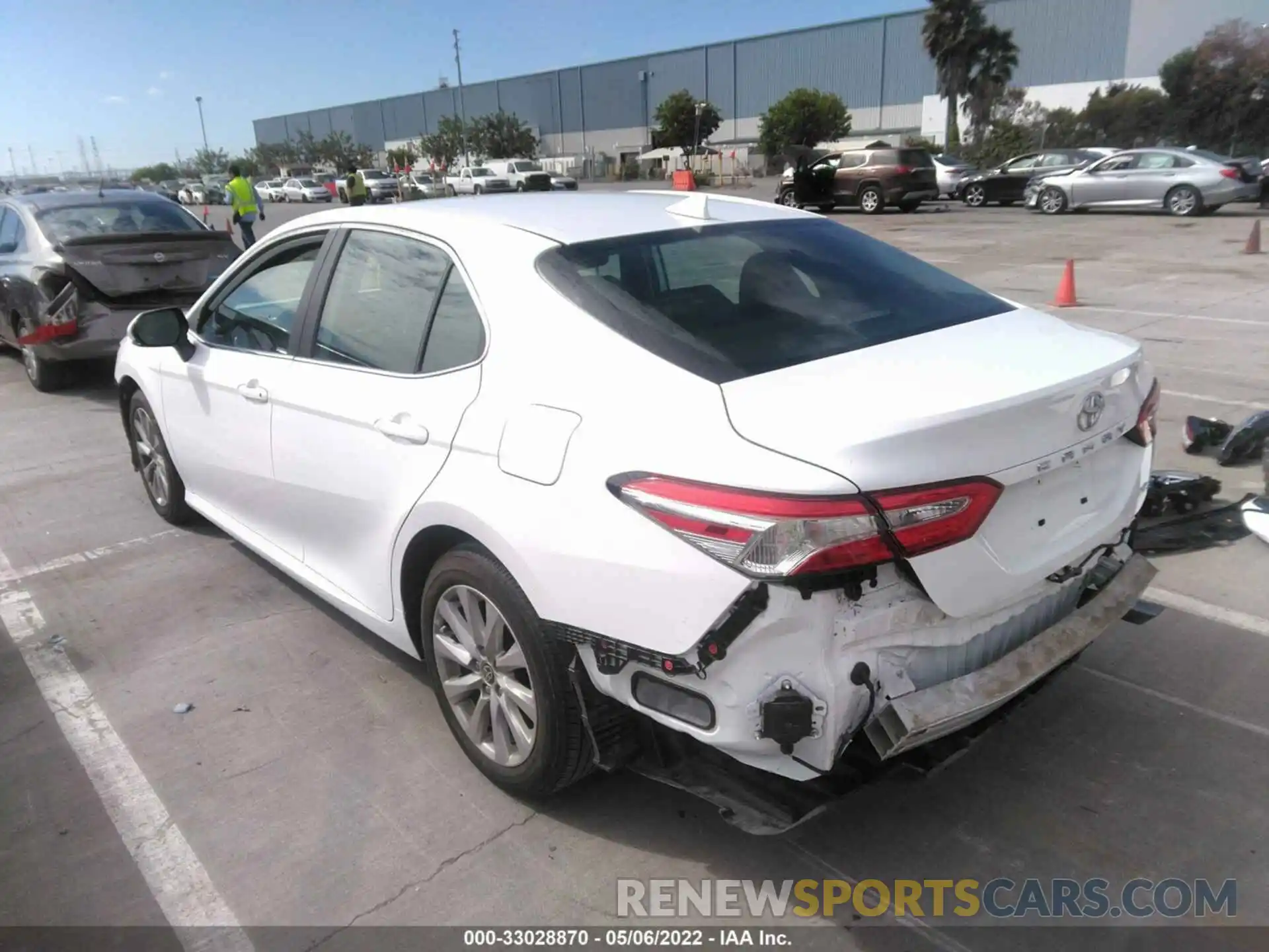 3 Photograph of a damaged car 4T1L11AK2LU992733 TOYOTA CAMRY 2020