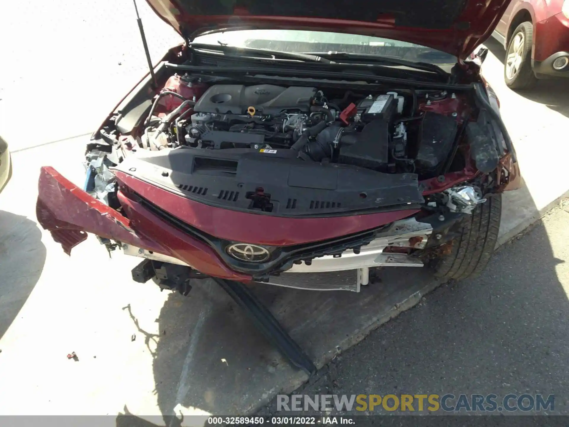 10 Photograph of a damaged car 4T1L11AK3LU334340 TOYOTA CAMRY 2020