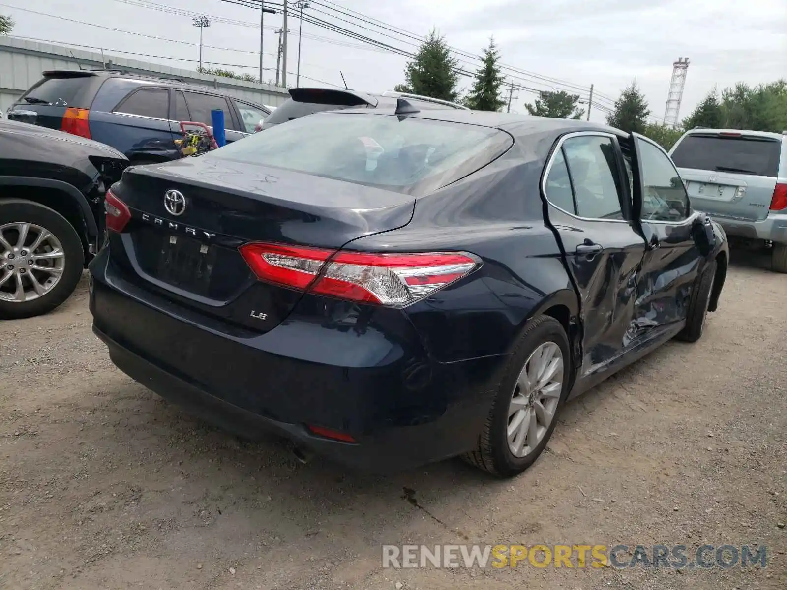 4 Photograph of a damaged car 4T1L11AK3LU387202 TOYOTA CAMRY 2020