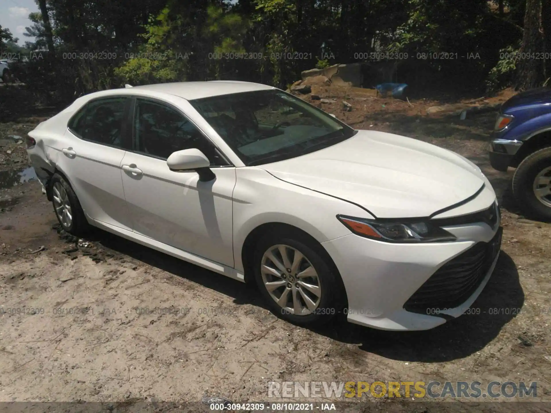 1 Photograph of a damaged car 4T1L11AK3LU507659 TOYOTA CAMRY 2020