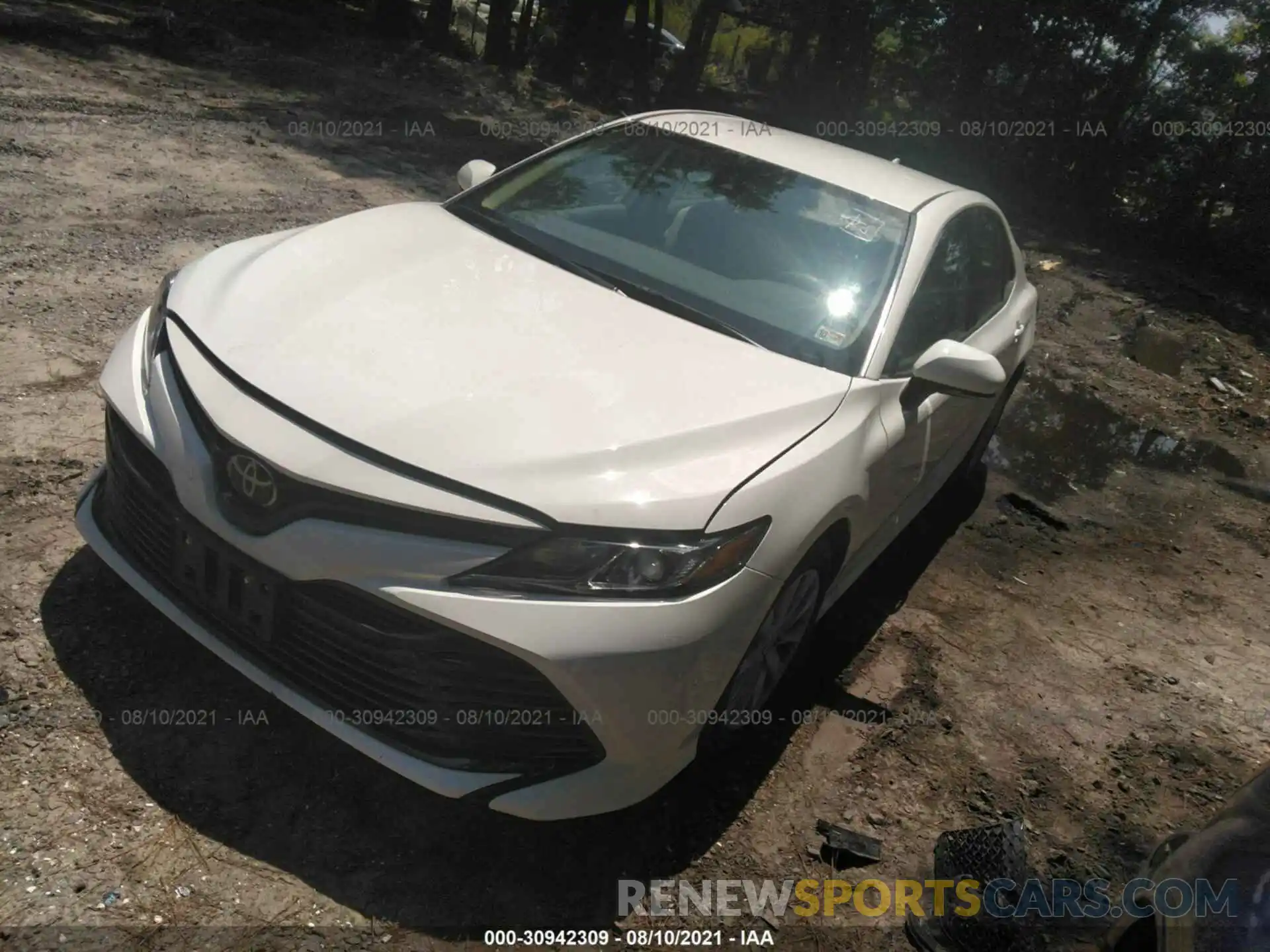 2 Photograph of a damaged car 4T1L11AK3LU507659 TOYOTA CAMRY 2020