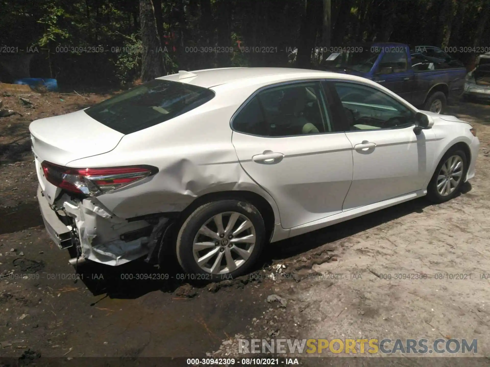 4 Photograph of a damaged car 4T1L11AK3LU507659 TOYOTA CAMRY 2020