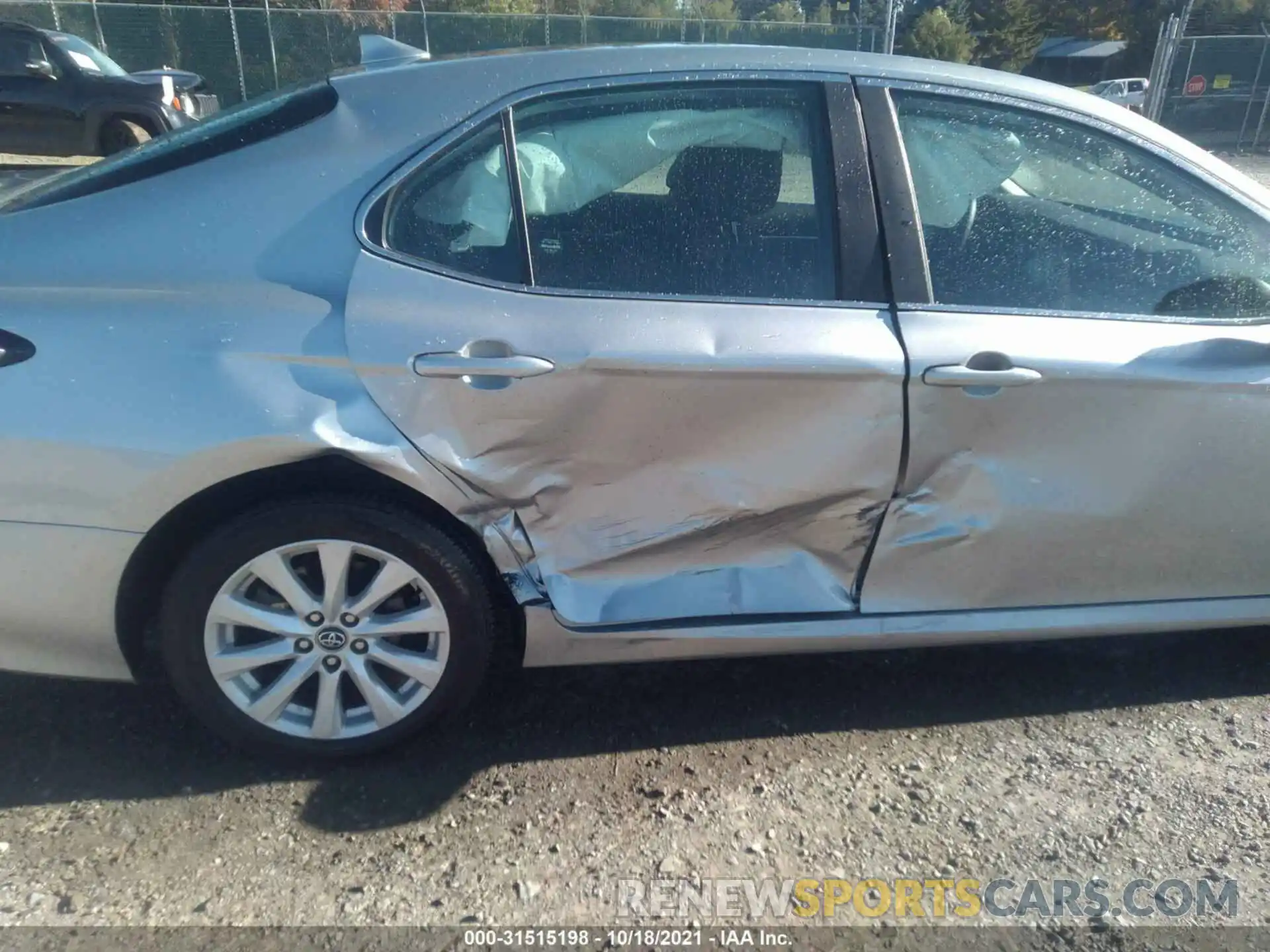 6 Photograph of a damaged car 4T1L11AK3LU870592 TOYOTA CAMRY 2020