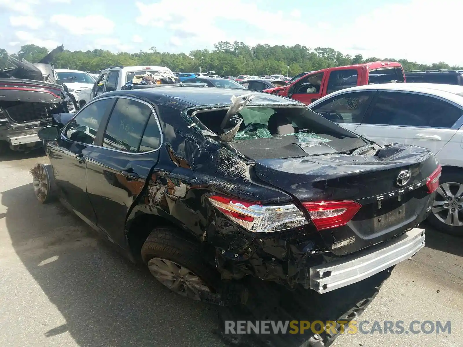 3 Photograph of a damaged car 4T1L11AK3LU909584 TOYOTA CAMRY 2020