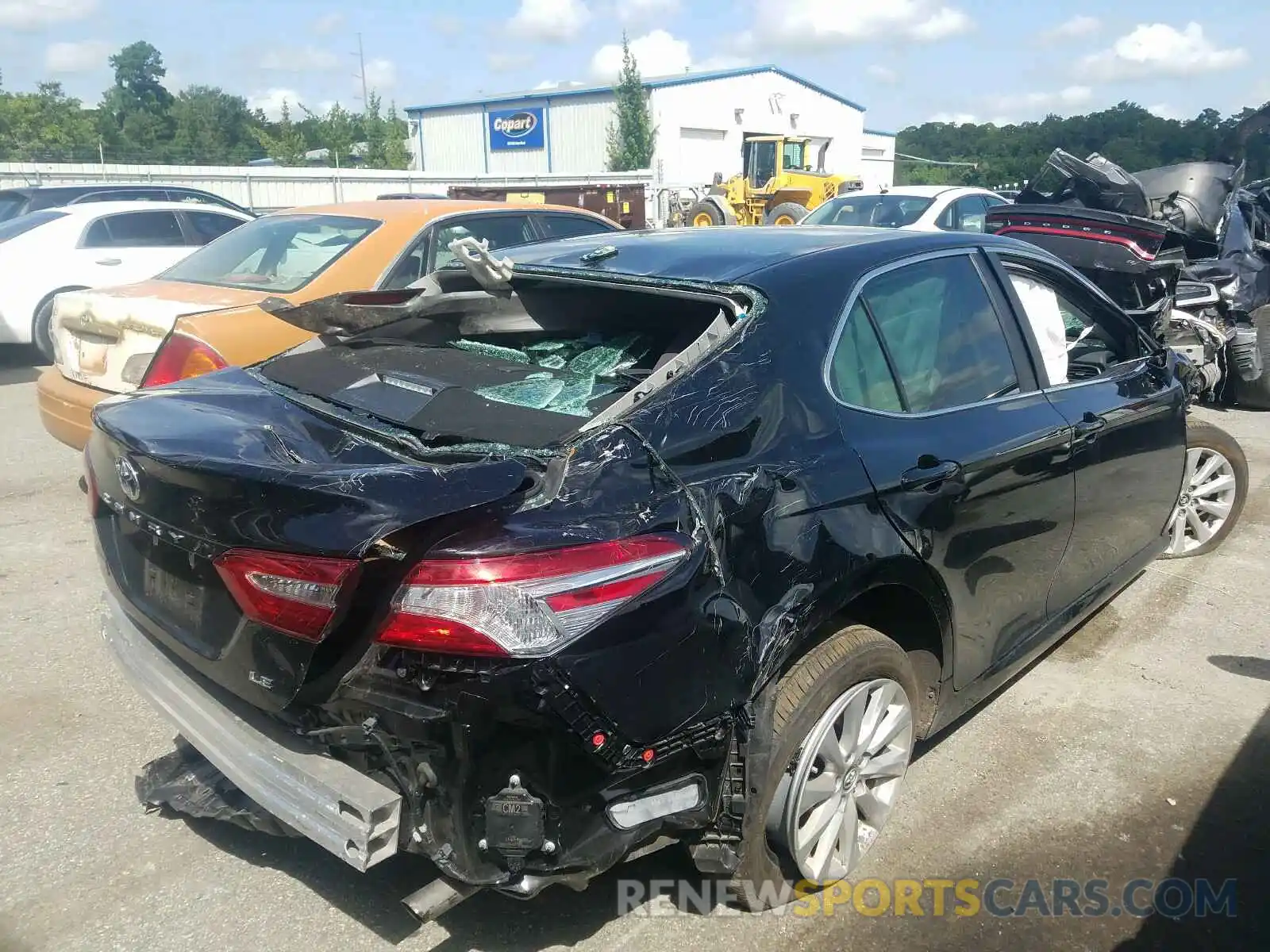 4 Photograph of a damaged car 4T1L11AK3LU909584 TOYOTA CAMRY 2020