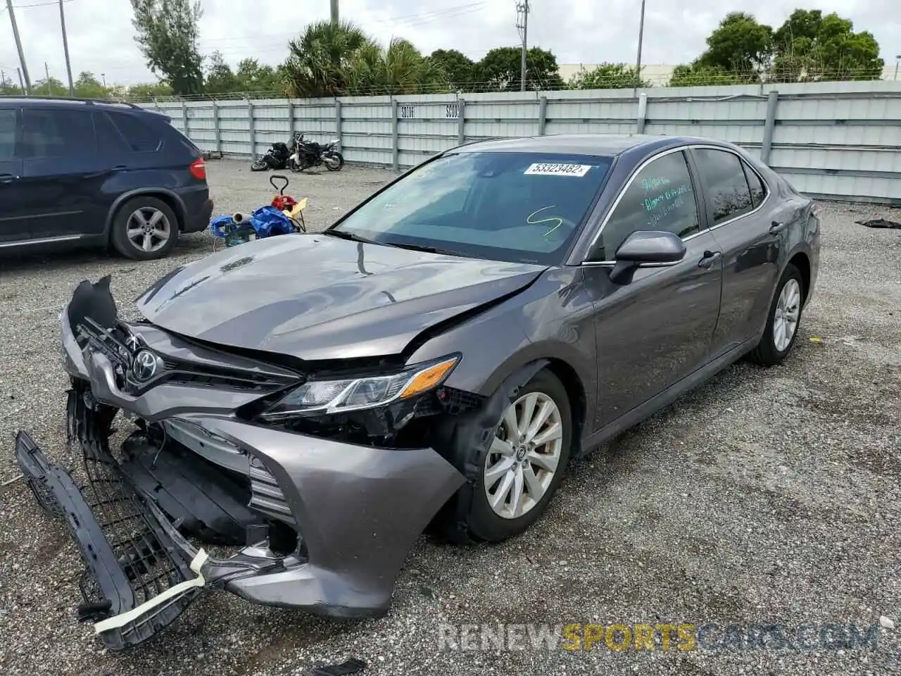 2 Photograph of a damaged car 4T1L11AK3LU920472 TOYOTA CAMRY 2020