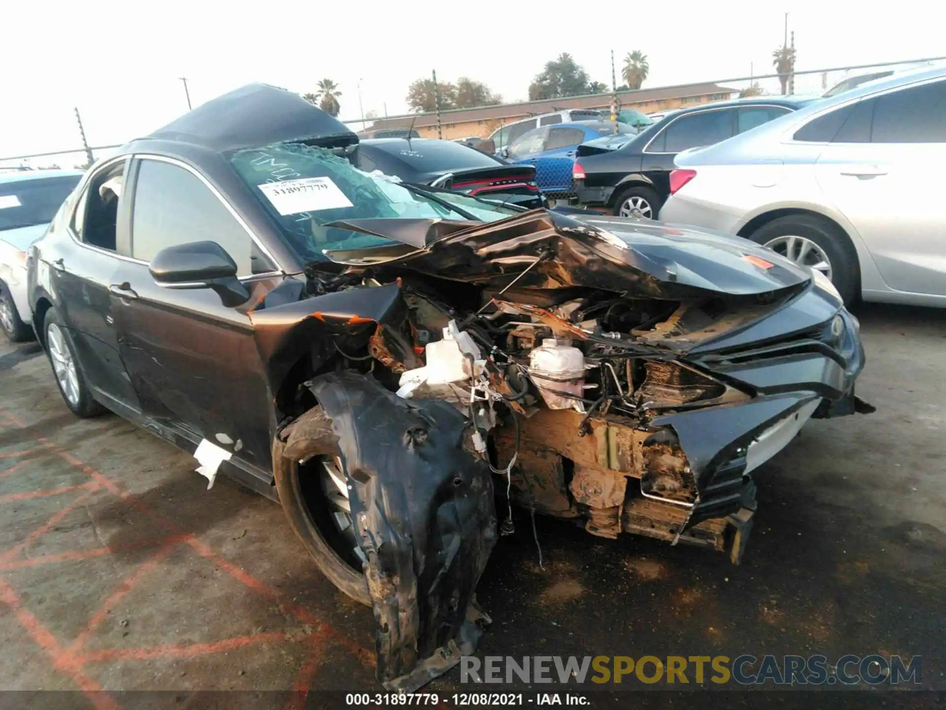 1 Photograph of a damaged car 4T1L11AK3LU926529 TOYOTA CAMRY 2020