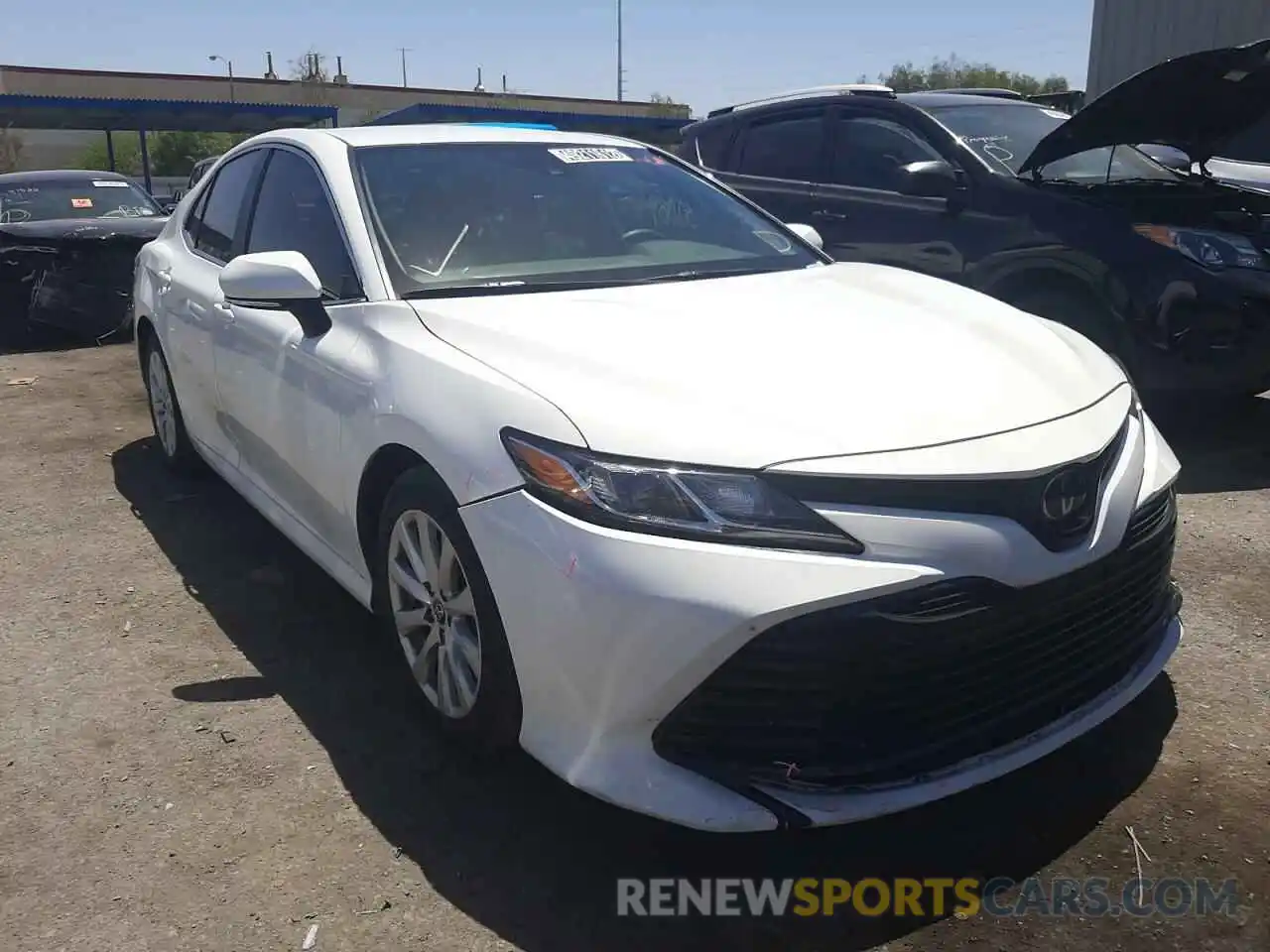 1 Photograph of a damaged car 4T1L11AK3LU937739 TOYOTA CAMRY 2020