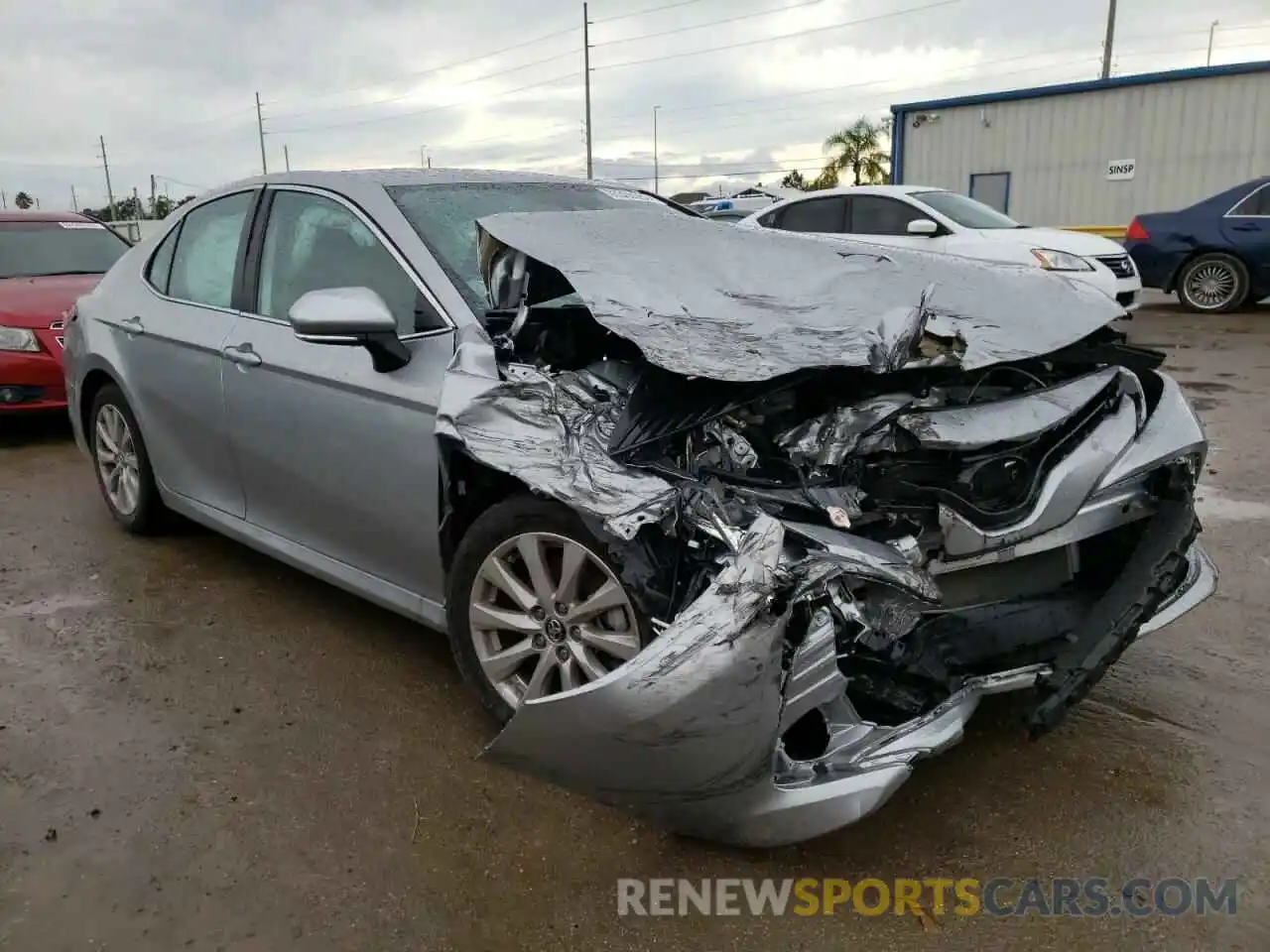 1 Photograph of a damaged car 4T1L11AK3LU940625 TOYOTA CAMRY 2020