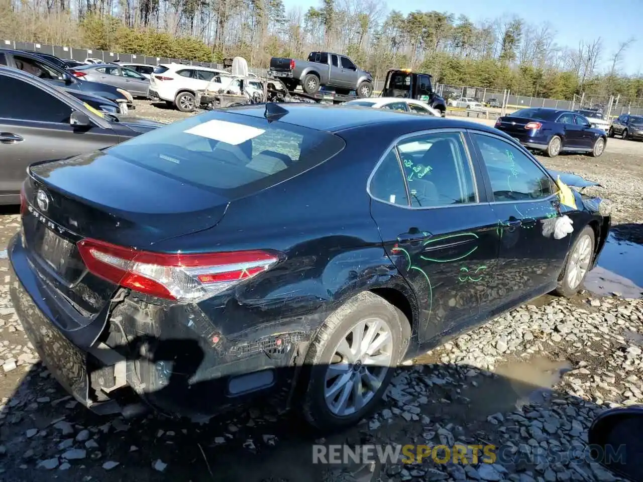 3 Photograph of a damaged car 4T1L11AK3LU947512 TOYOTA CAMRY 2020