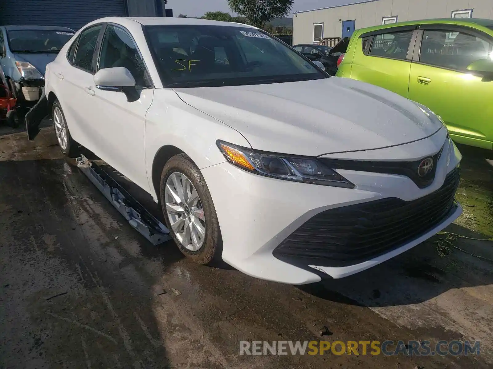 1 Photograph of a damaged car 4T1L11AK3LU996032 TOYOTA CAMRY 2020