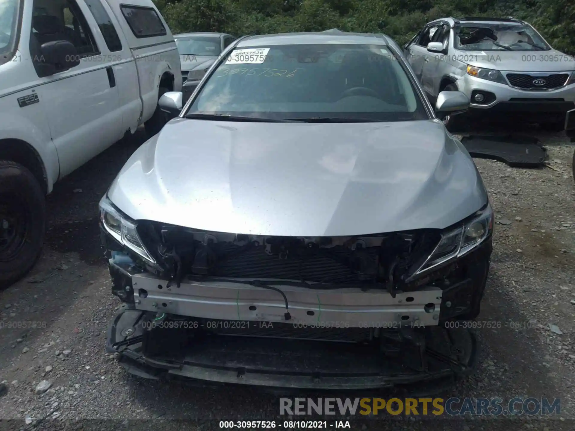 6 Photograph of a damaged car 4T1L11AK4L4921727 TOYOTA CAMRY 2020