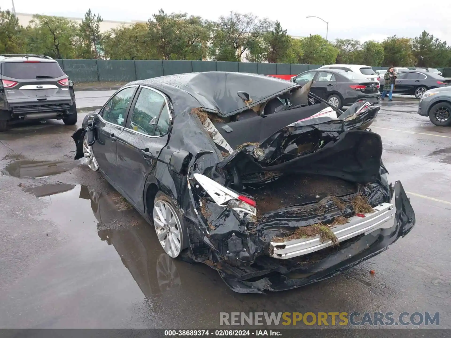 6 Photograph of a damaged car 4T1L11AK4LU351907 TOYOTA CAMRY 2020