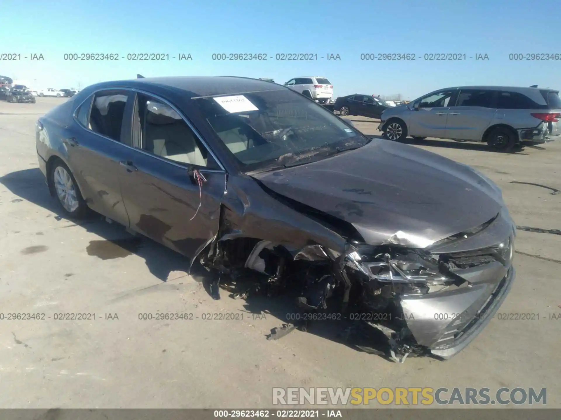 1 Photograph of a damaged car 4T1L11AK4LU389377 TOYOTA CAMRY 2020