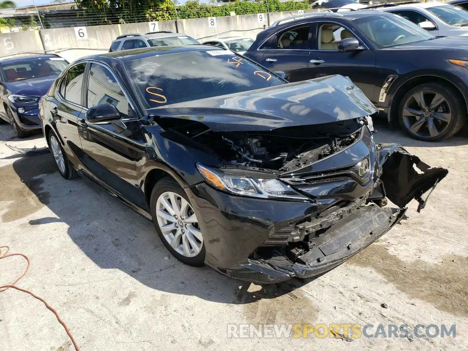 1 Photograph of a damaged car 4T1L11AK4LU934980 TOYOTA CAMRY 2020