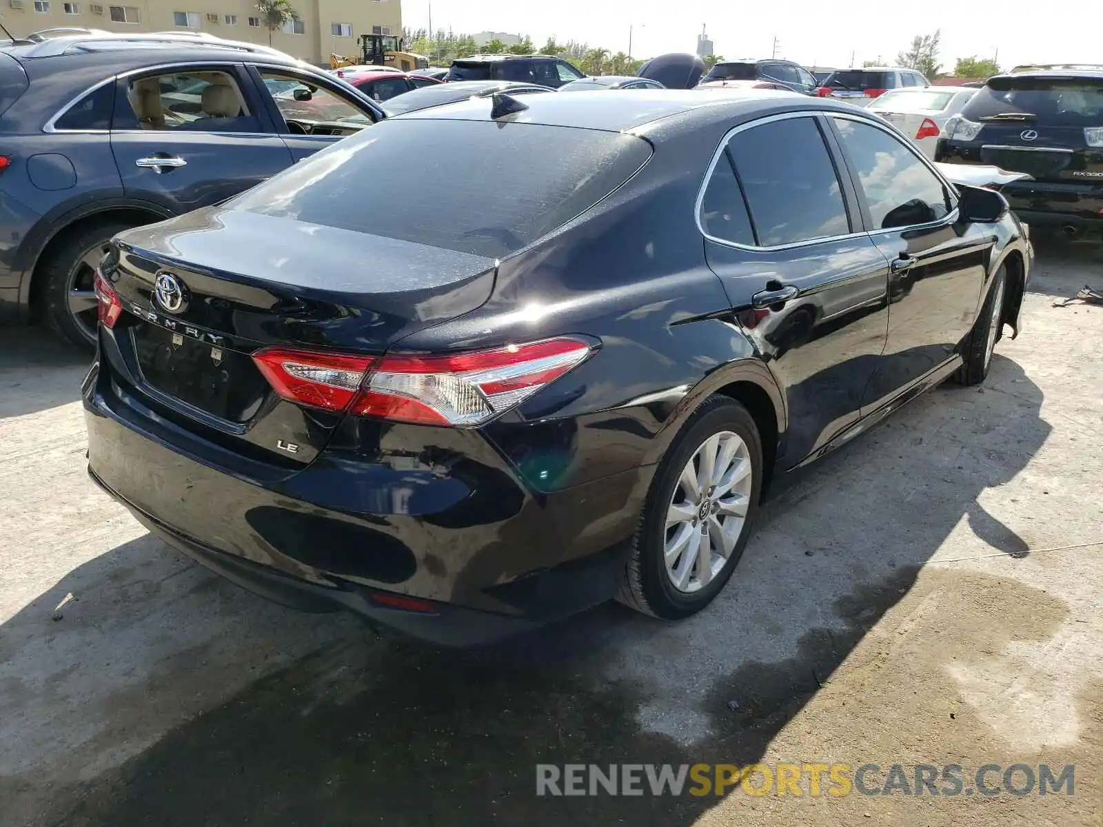 4 Photograph of a damaged car 4T1L11AK4LU934980 TOYOTA CAMRY 2020