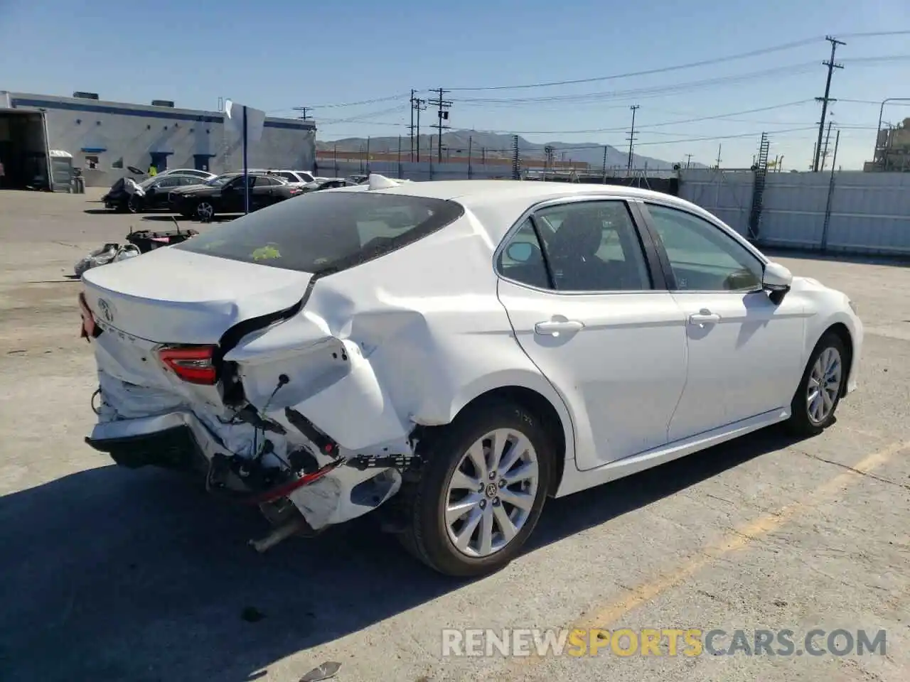 4 Photograph of a damaged car 4T1L11AK4LU984746 TOYOTA CAMRY 2020