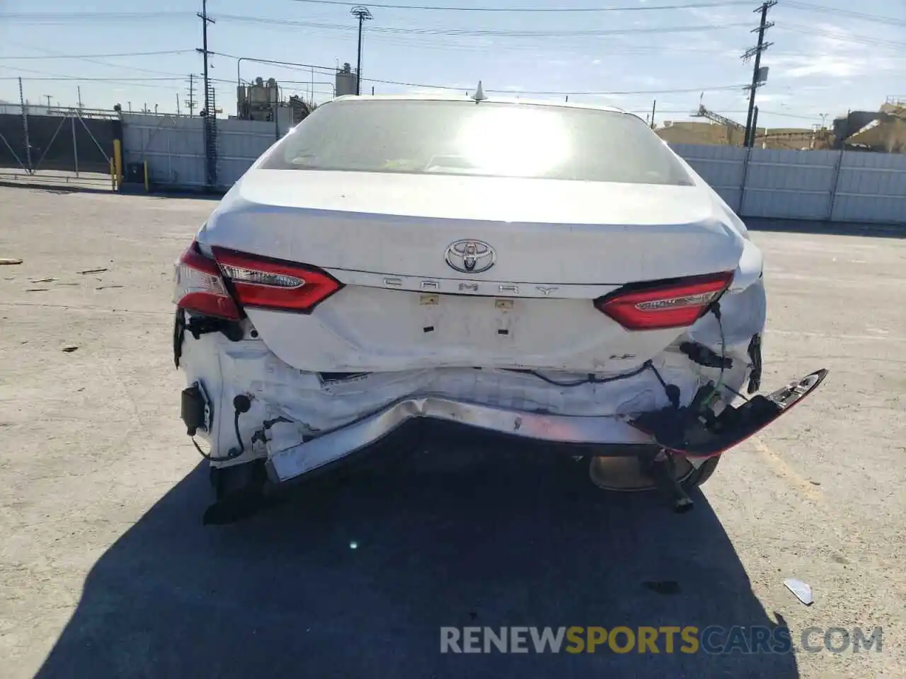 9 Photograph of a damaged car 4T1L11AK4LU984746 TOYOTA CAMRY 2020