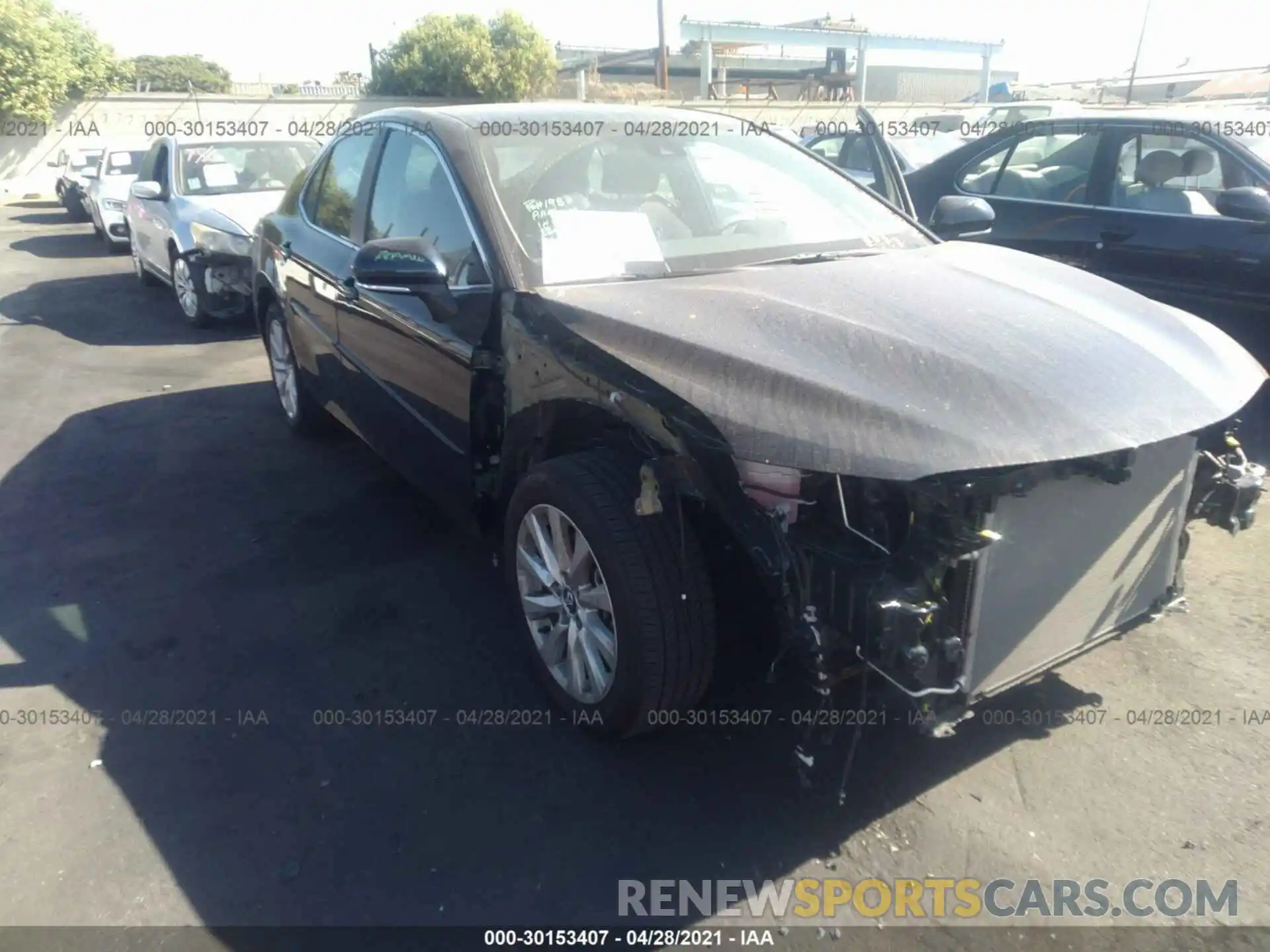 1 Photograph of a damaged car 4T1L11AK5LU335795 TOYOTA CAMRY 2020