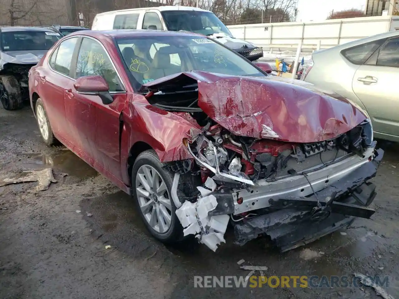 1 Photograph of a damaged car 4T1L11AK5LU400130 TOYOTA CAMRY 2020