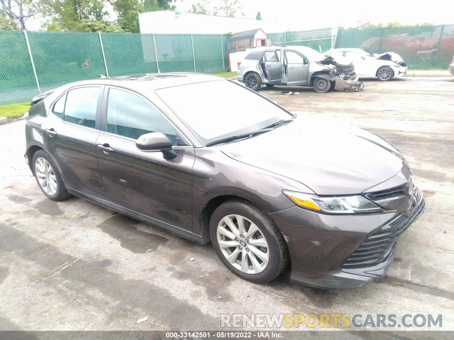 1 Photograph of a damaged car 4T1L11AK5LU870478 TOYOTA CAMRY 2020