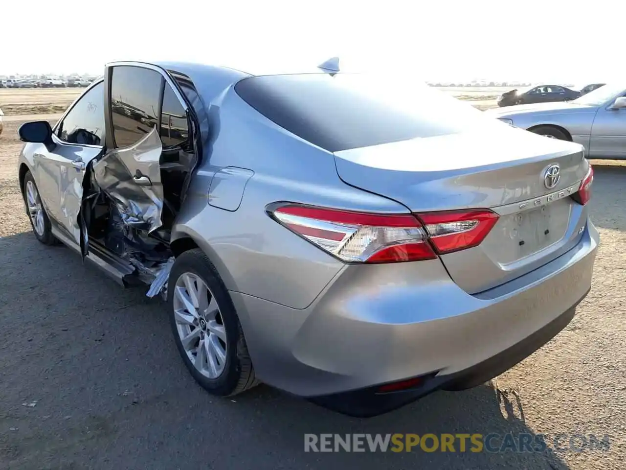 3 Photograph of a damaged car 4T1L11AK5LU873140 TOYOTA CAMRY 2020