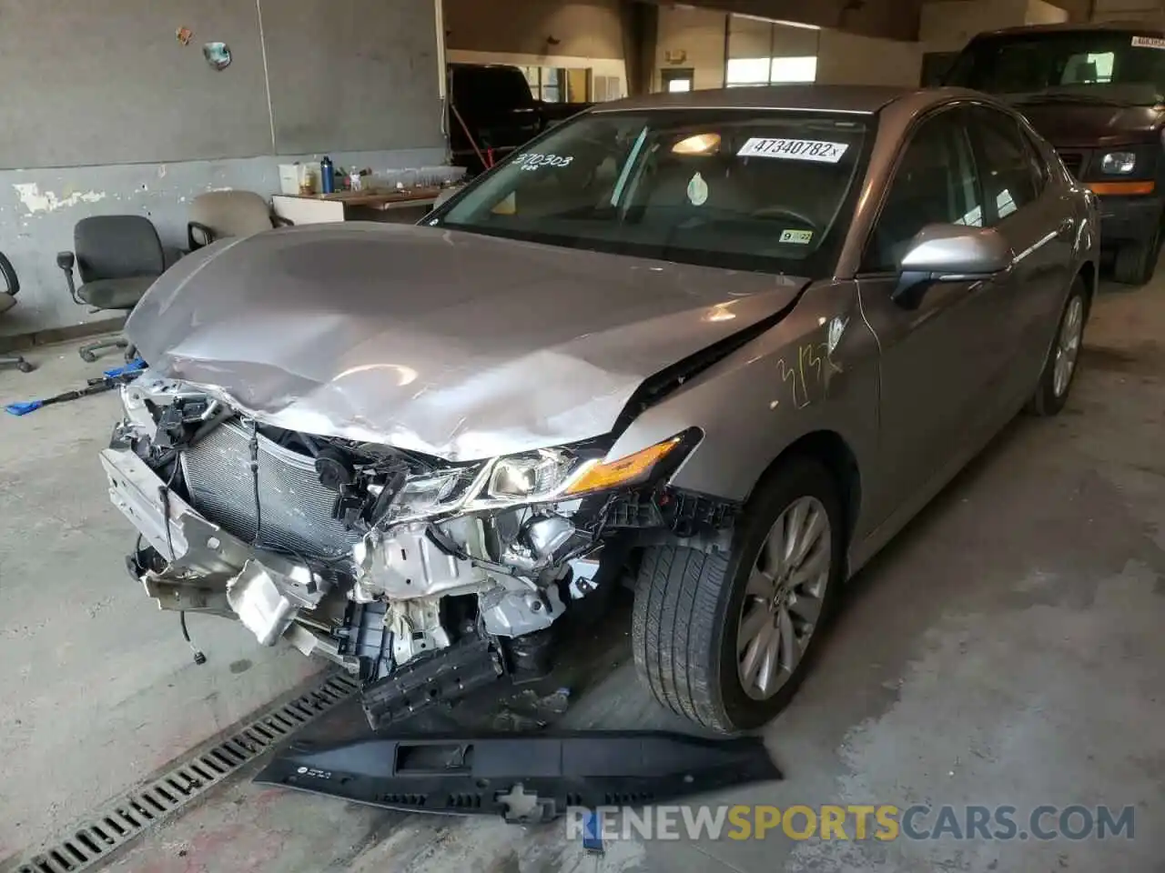 2 Photograph of a damaged car 4T1L11AK5LU919162 TOYOTA CAMRY 2020