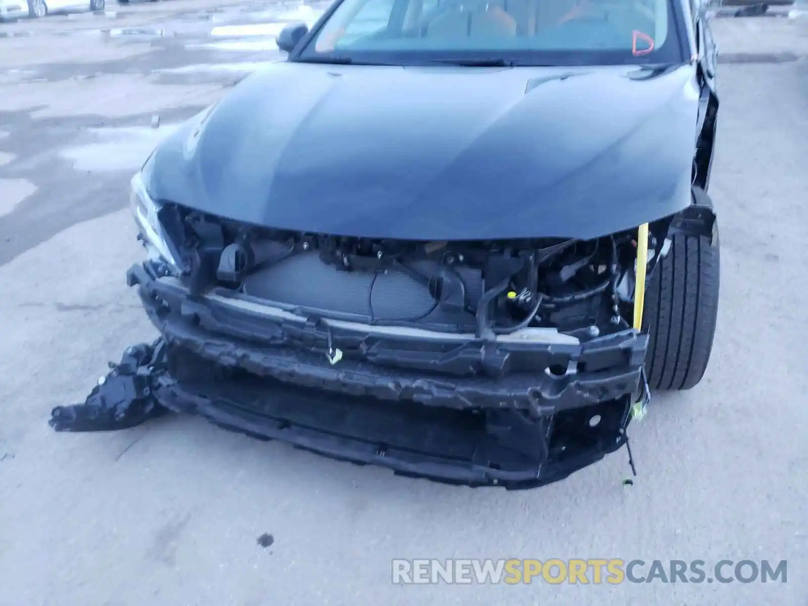 9 Photograph of a damaged car 4T1L11AK6LU320237 TOYOTA CAMRY 2020