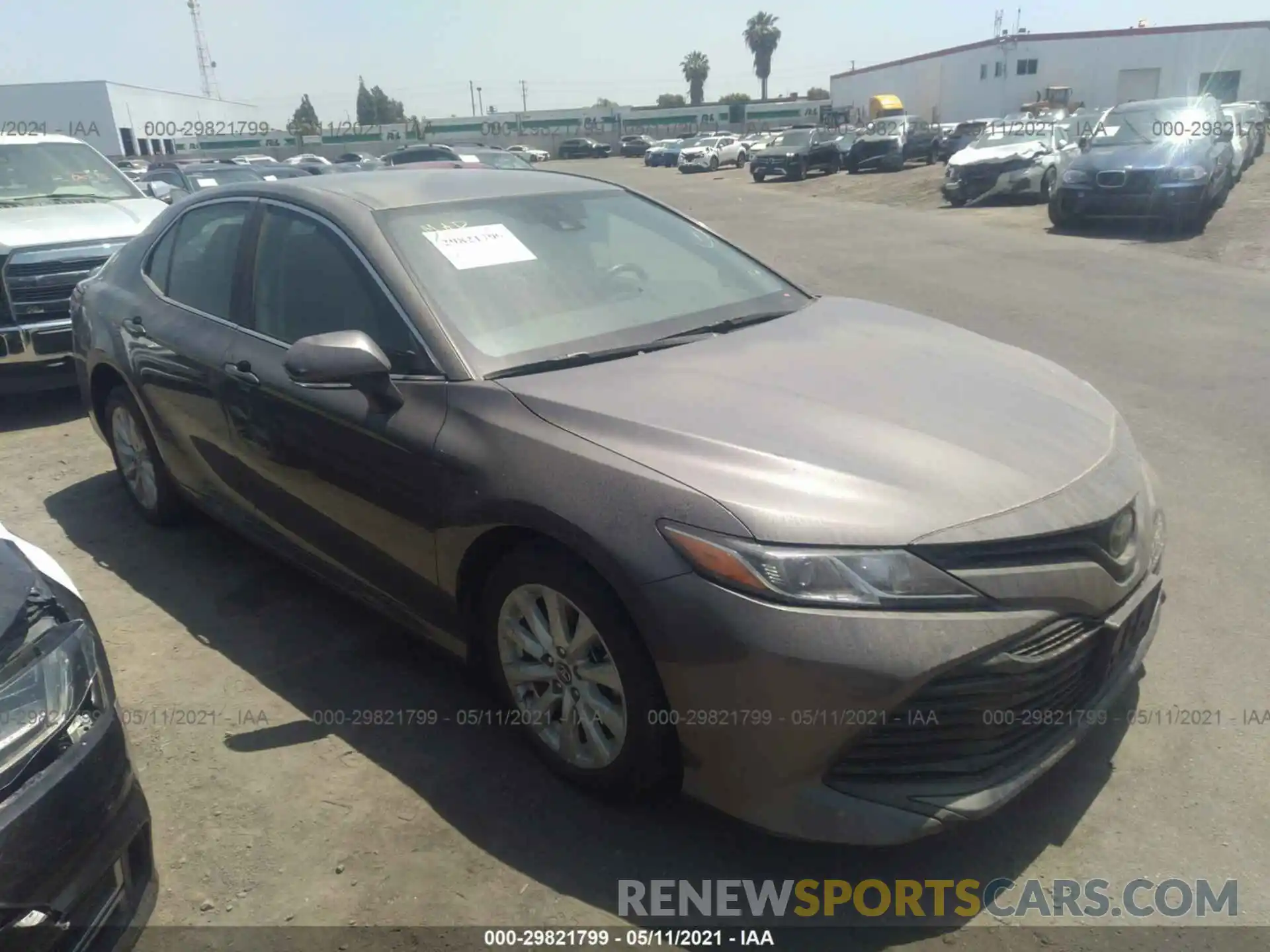 1 Photograph of a damaged car 4T1L11AK6LU320772 TOYOTA CAMRY 2020