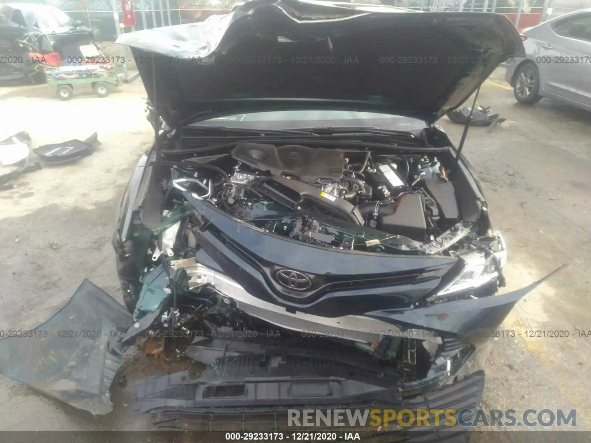 10 Photograph of a damaged car 4T1L11AK6LU386514 TOYOTA CAMRY 2020