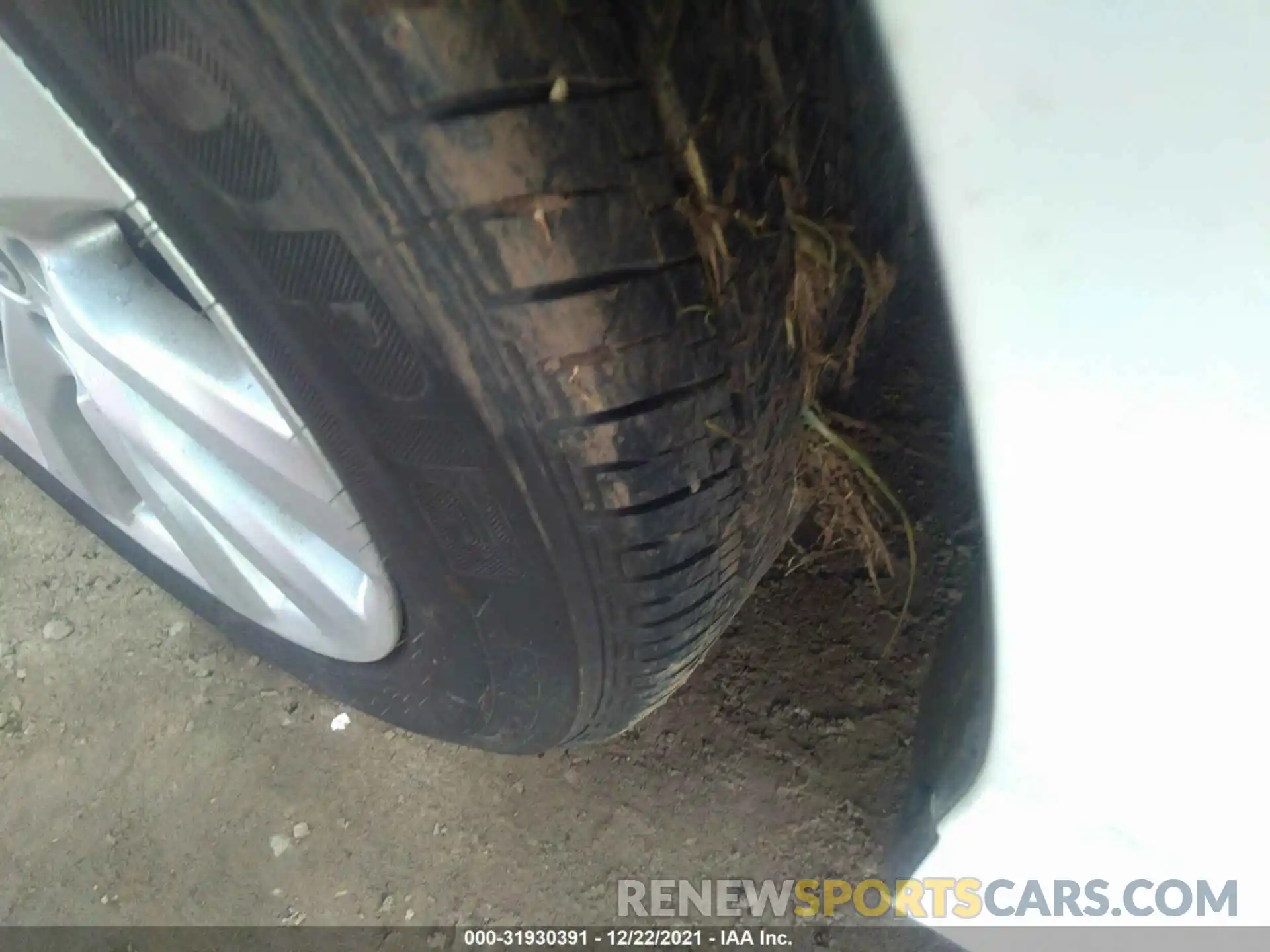 13 Photograph of a damaged car 4T1L11AK6LU400539 TOYOTA CAMRY 2020