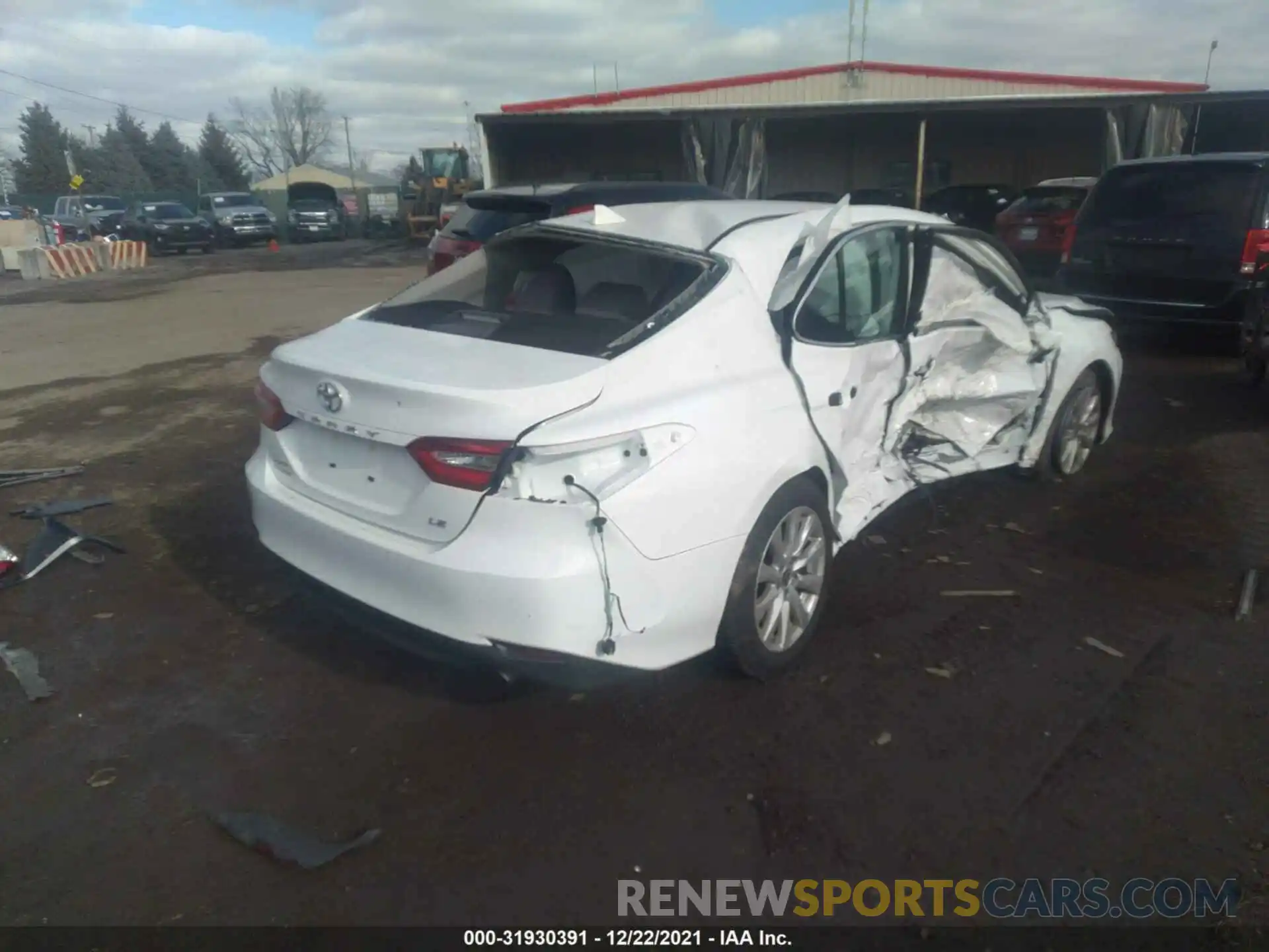 4 Photograph of a damaged car 4T1L11AK6LU400539 TOYOTA CAMRY 2020