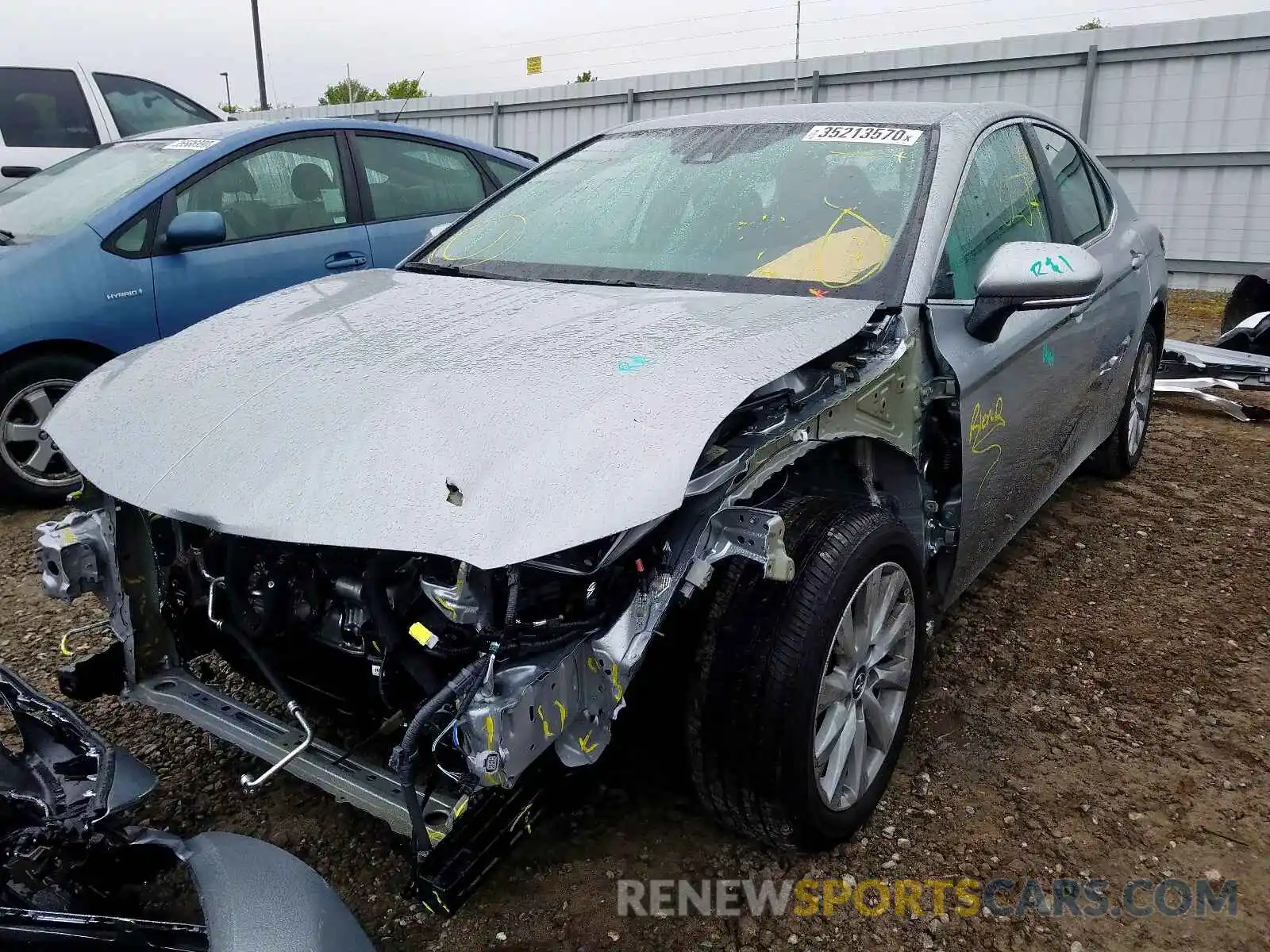 2 Photograph of a damaged car 4T1L11AK6LU904850 TOYOTA CAMRY 2020