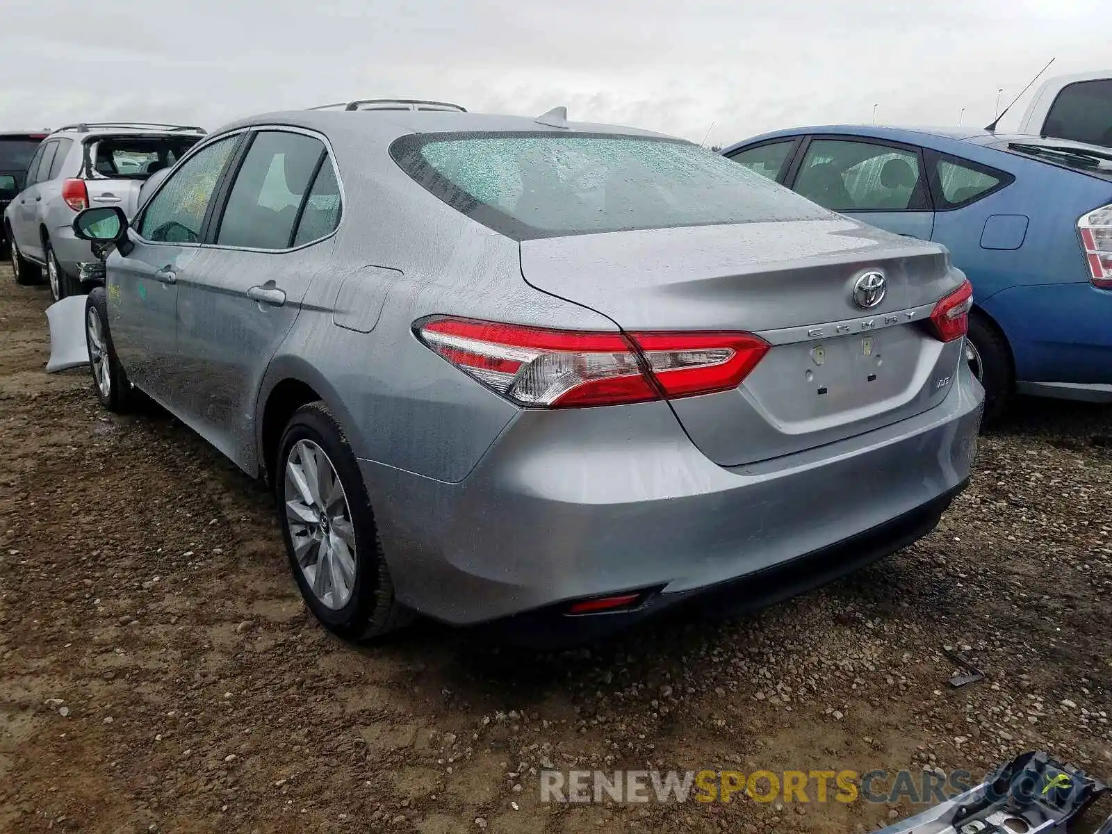 3 Photograph of a damaged car 4T1L11AK6LU904850 TOYOTA CAMRY 2020