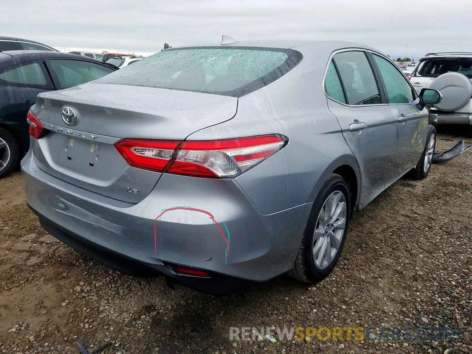 4 Photograph of a damaged car 4T1L11AK6LU904850 TOYOTA CAMRY 2020