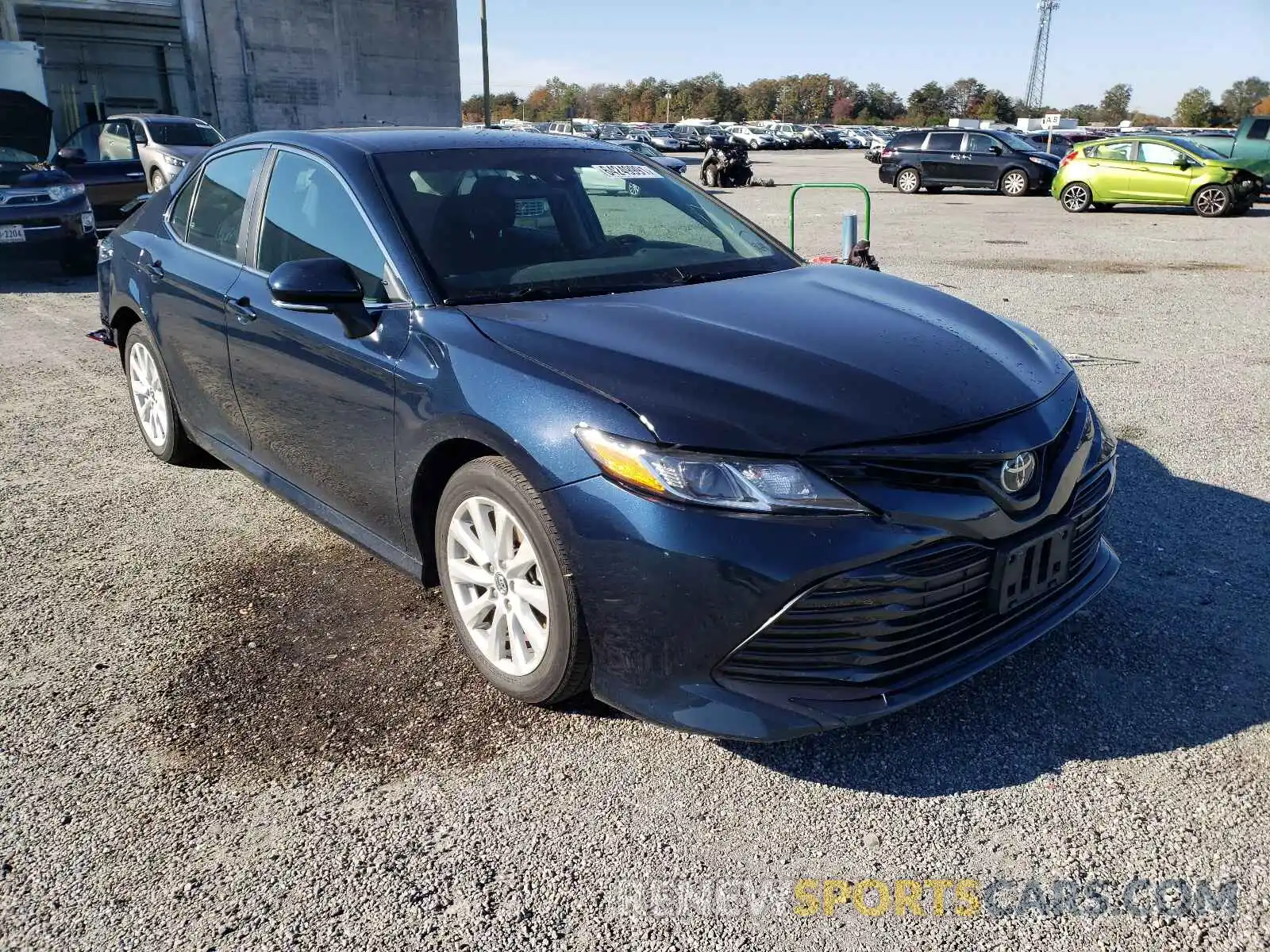 1 Photograph of a damaged car 4T1L11AK6LU909577 TOYOTA CAMRY 2020