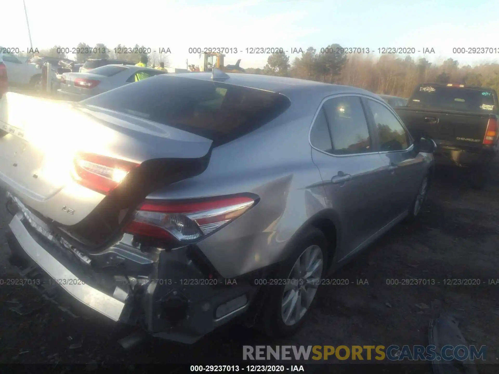 4 Photograph of a damaged car 4T1L11AK6LU910986 TOYOTA CAMRY 2020