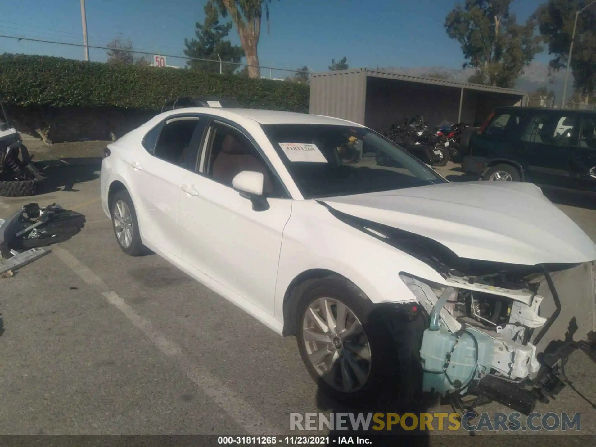 1 Photograph of a damaged car 4T1L11AK6LU924712 TOYOTA CAMRY 2020