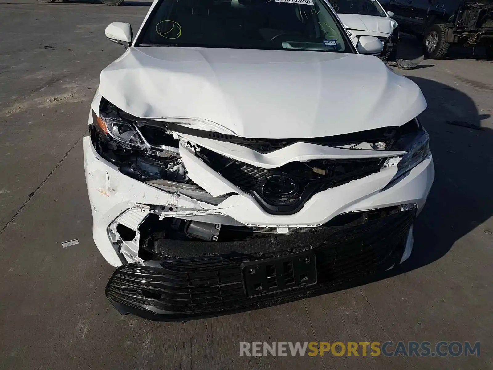 9 Photograph of a damaged car 4T1L11AK6LU933703 TOYOTA CAMRY 2020