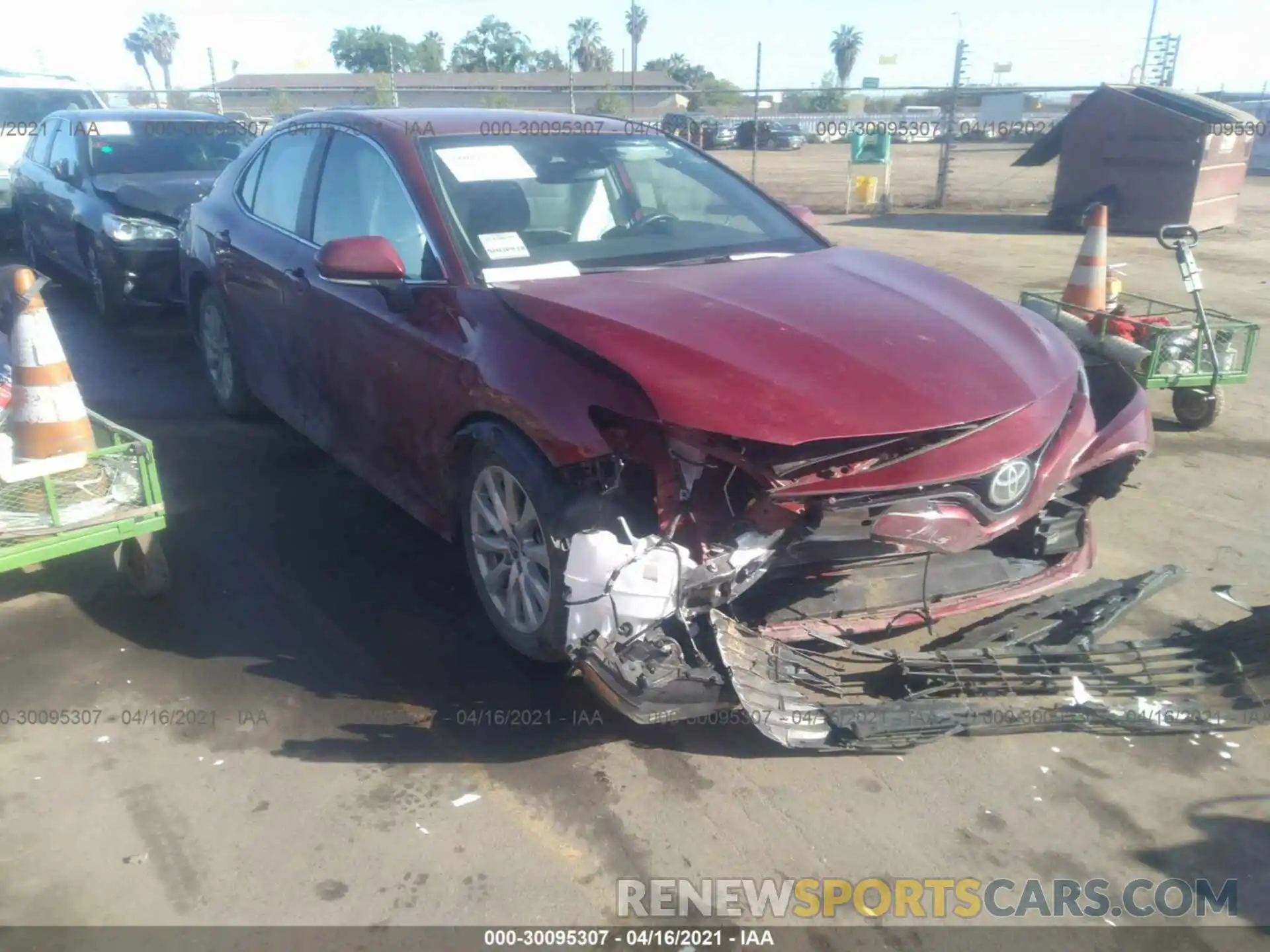 1 Photograph of a damaged car 4T1L11AK6LU949996 TOYOTA CAMRY 2020