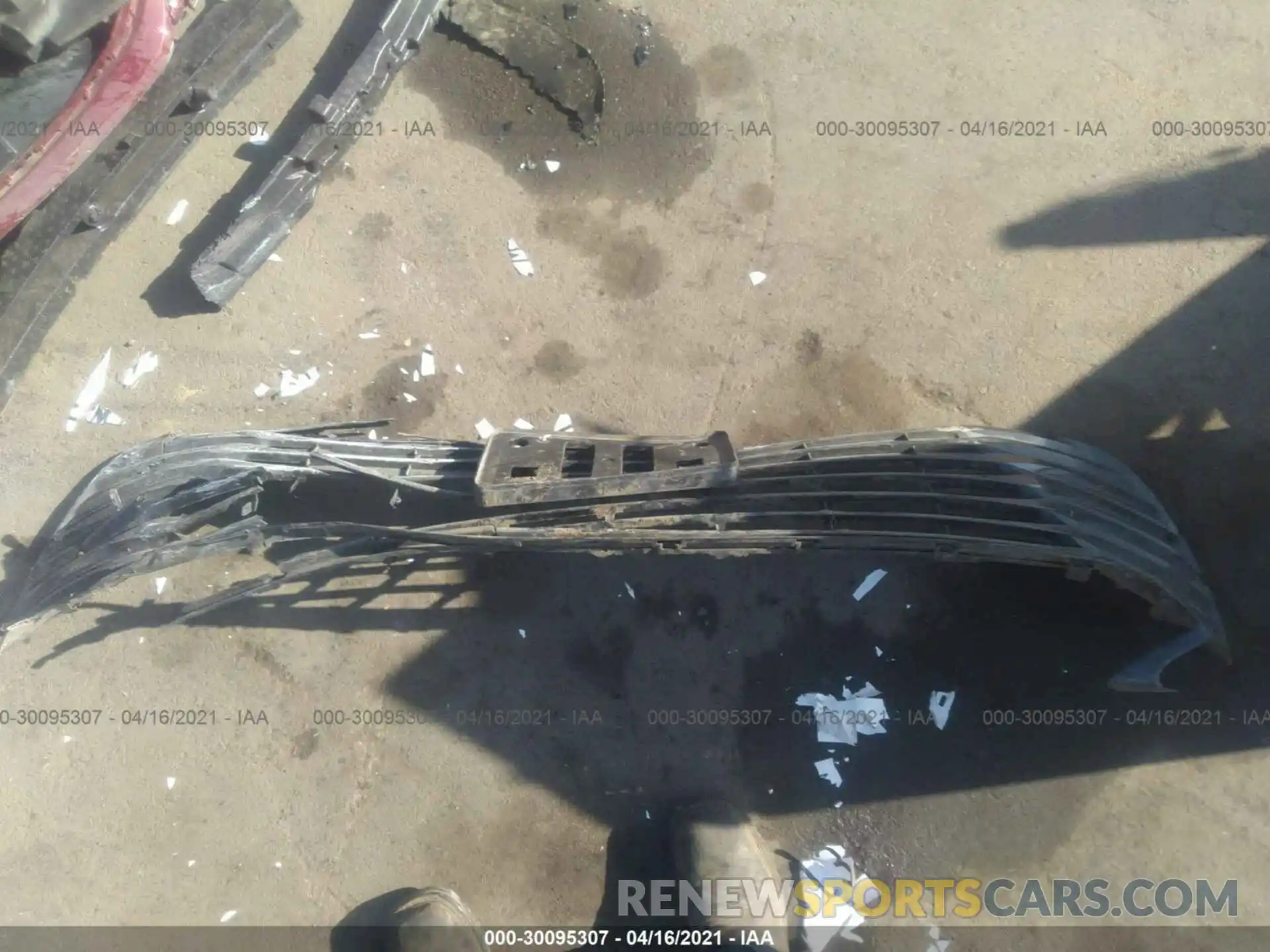11 Photograph of a damaged car 4T1L11AK6LU949996 TOYOTA CAMRY 2020