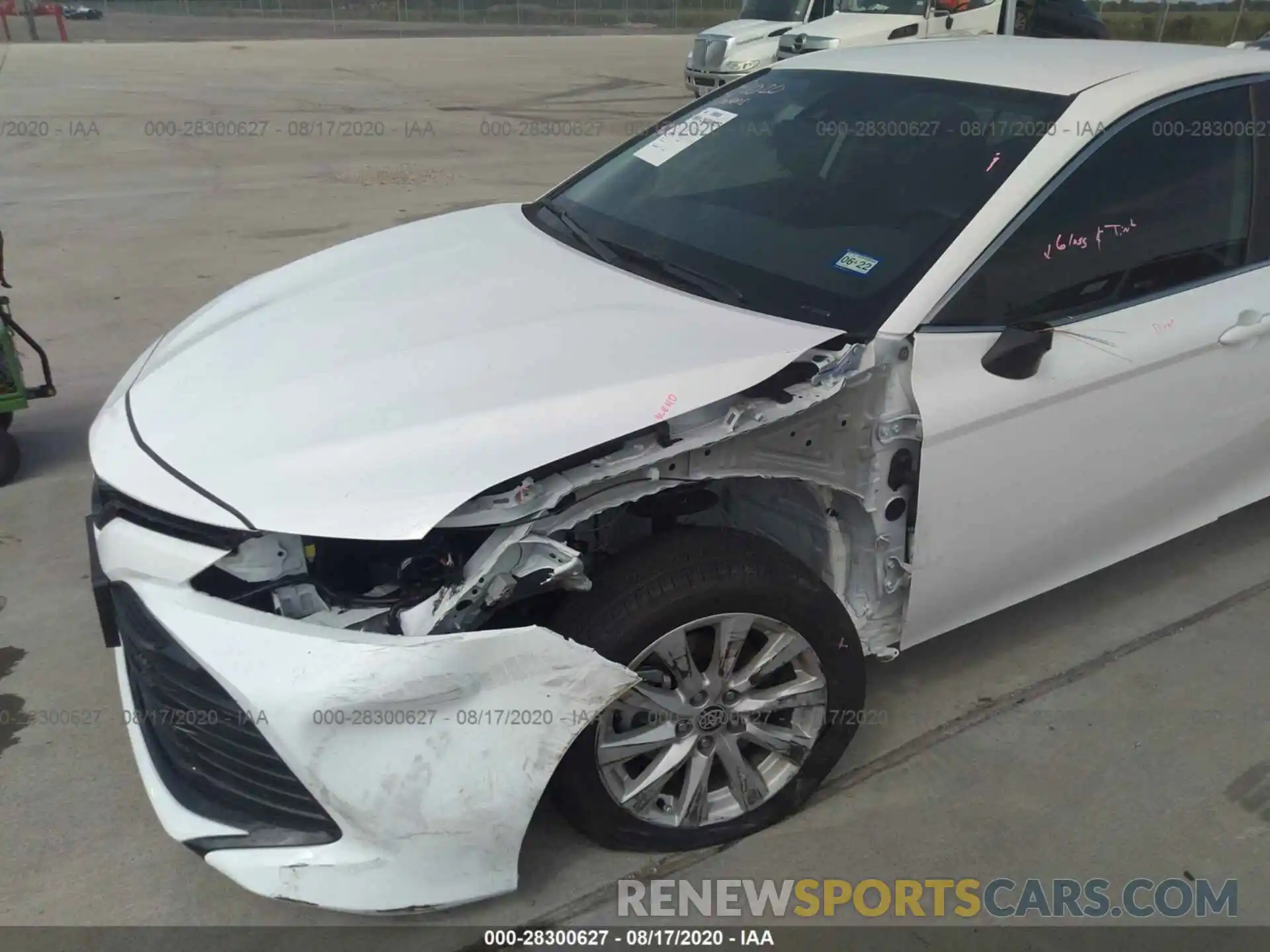 6 Photograph of a damaged car 4T1L11AK6LU959203 TOYOTA CAMRY 2020