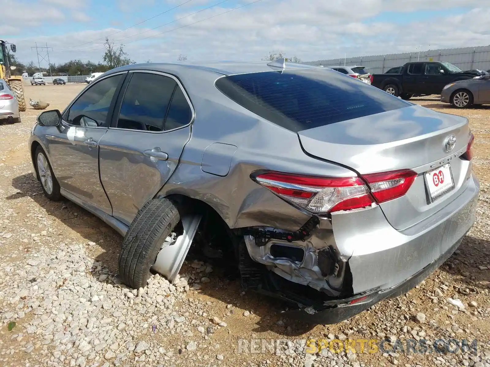 3 Photograph of a damaged car 4T1L11AK6LU963641 TOYOTA CAMRY 2020